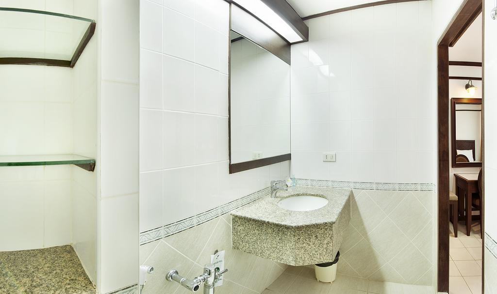 Rattana Mansion Hotel Phuket Kültér fotó