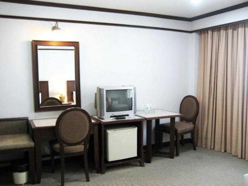 Rattana Mansion Hotel Phuket Kültér fotó