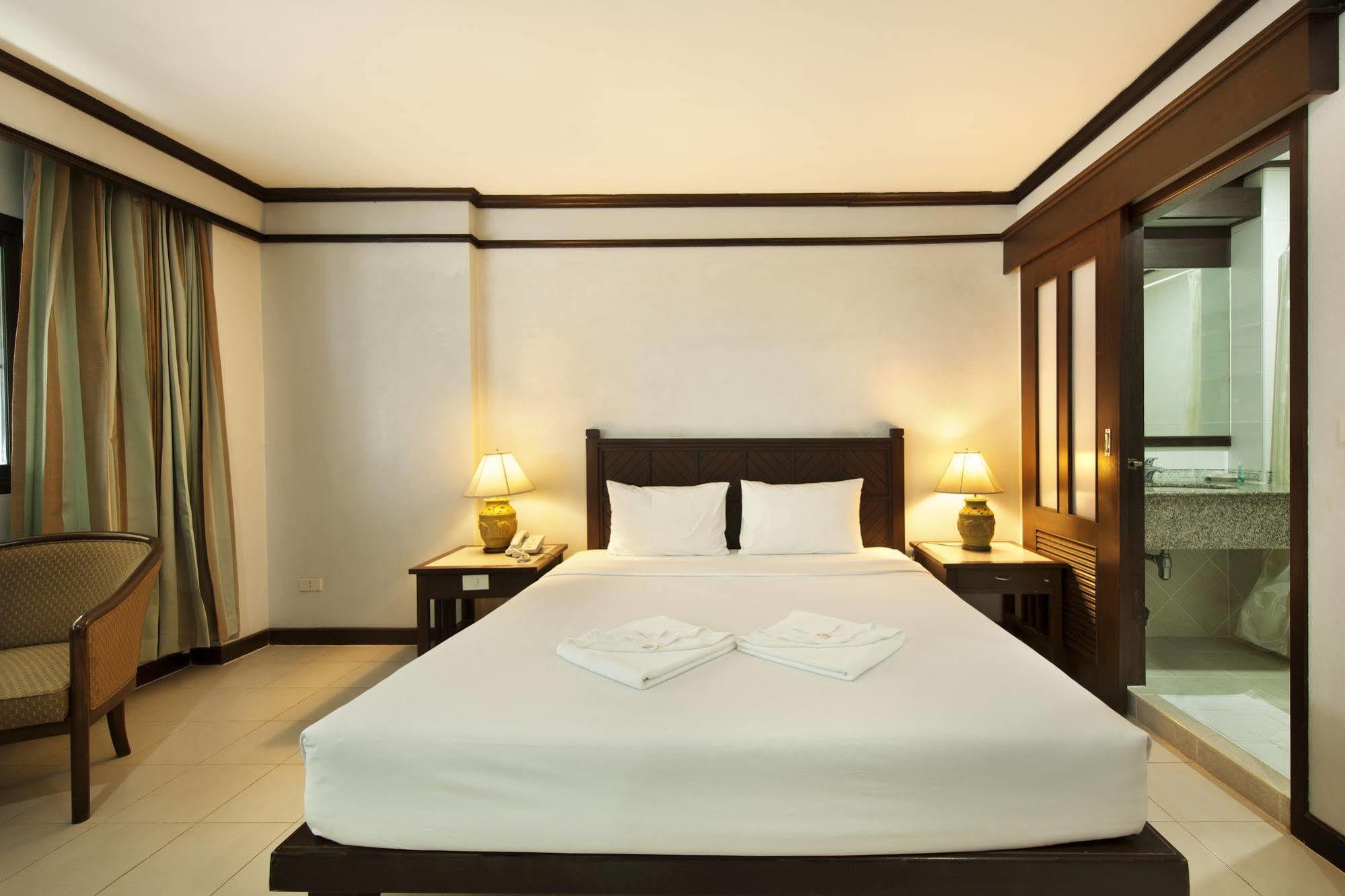 Rattana Mansion Hotel Phuket Kültér fotó