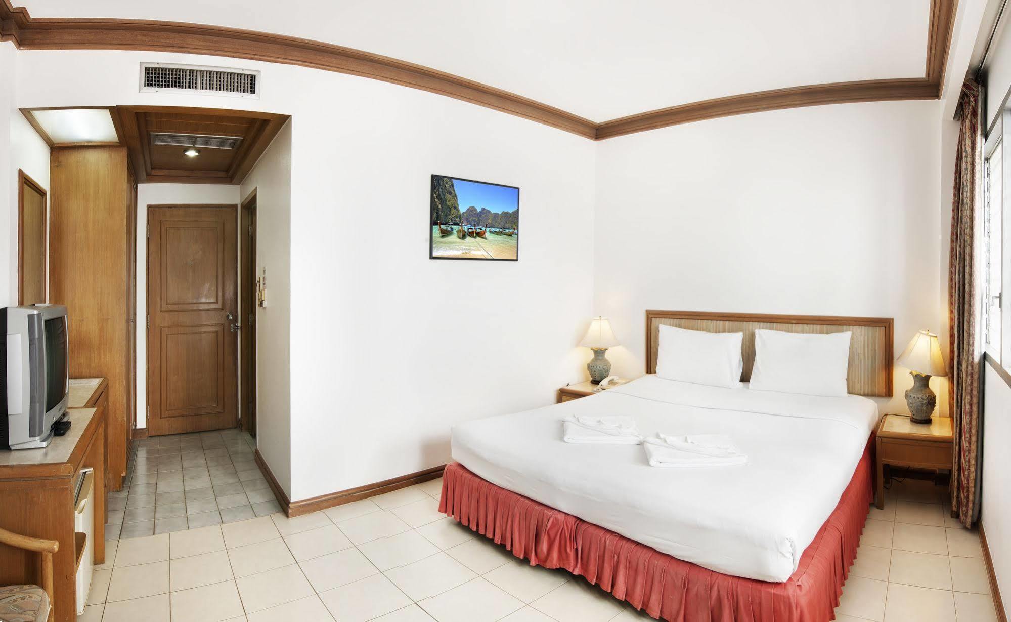 Rattana Mansion Hotel Phuket Kültér fotó
