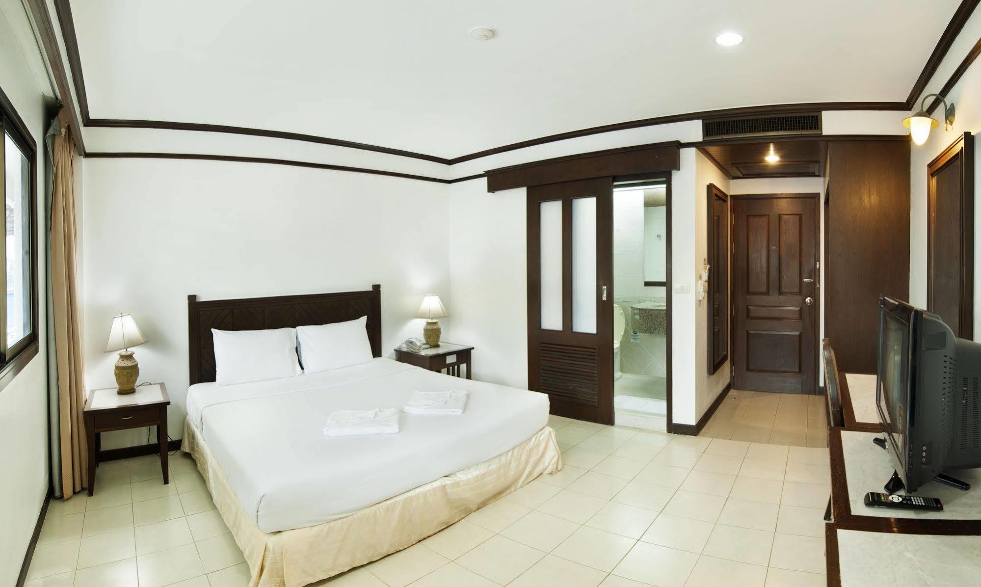 Rattana Mansion Hotel Phuket Kültér fotó