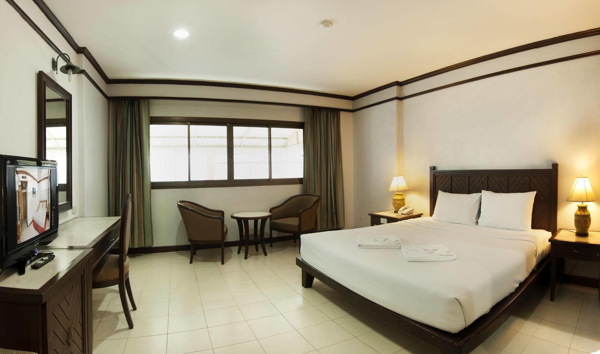 Rattana Mansion Hotel Phuket Kültér fotó