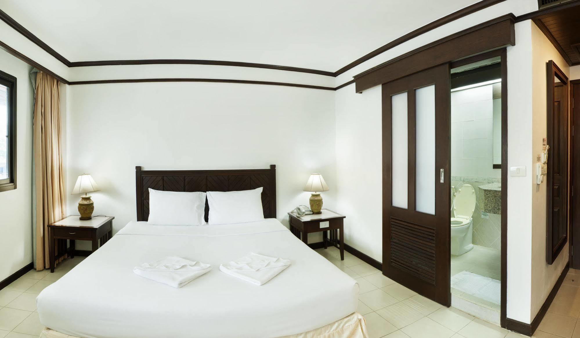 Rattana Mansion Hotel Phuket Kültér fotó