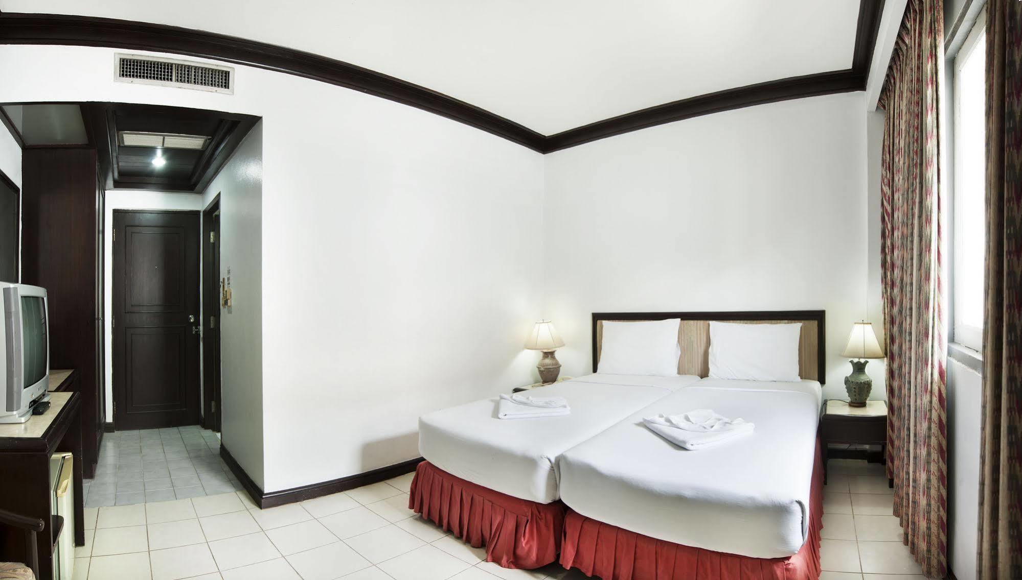 Rattana Mansion Hotel Phuket Kültér fotó