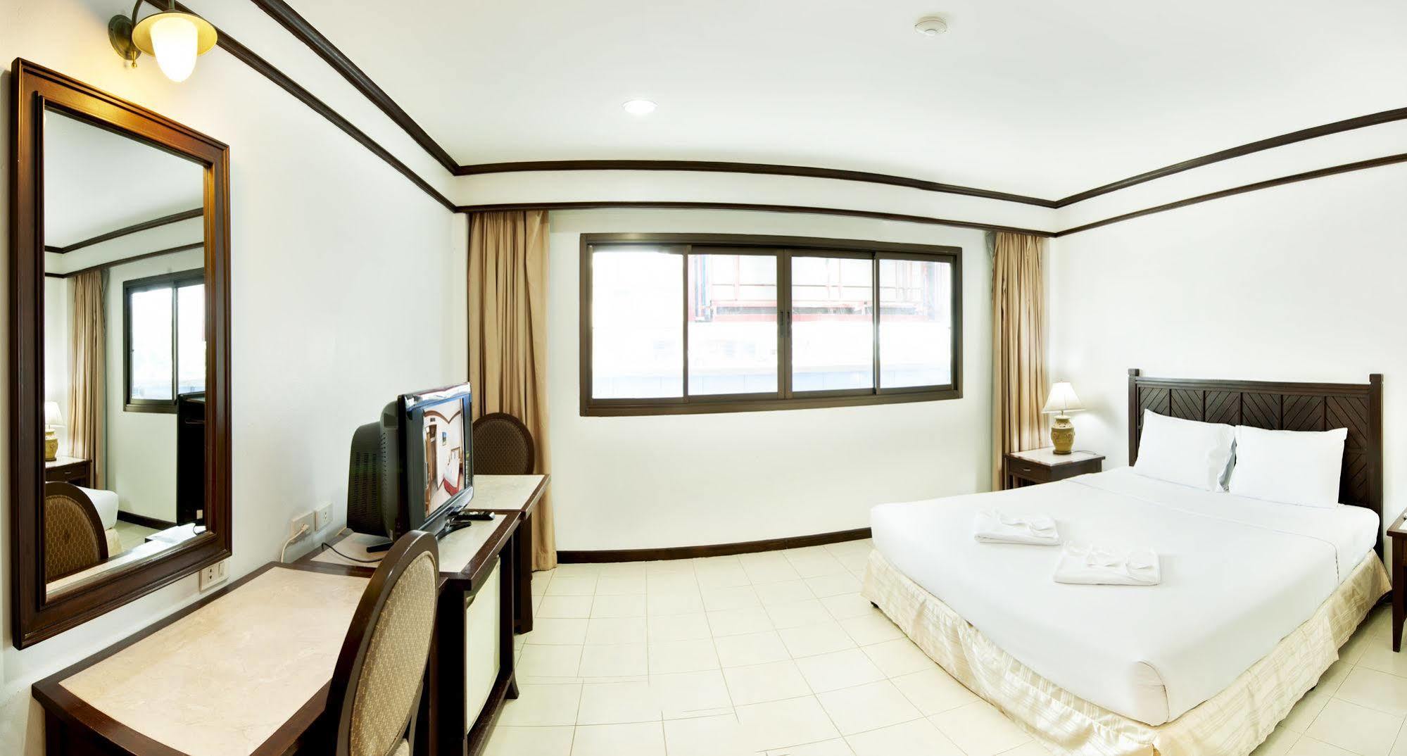 Rattana Mansion Hotel Phuket Kültér fotó
