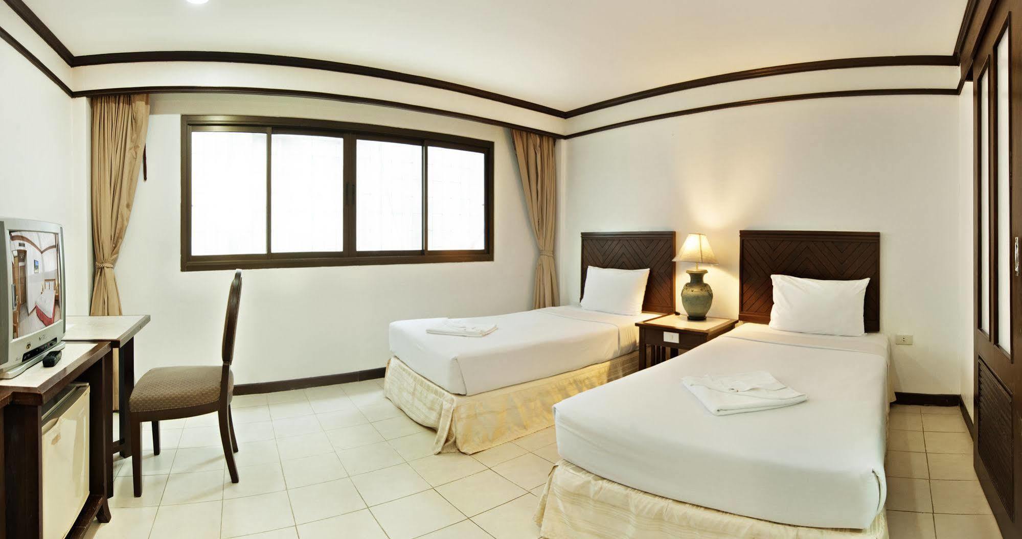 Rattana Mansion Hotel Phuket Kültér fotó