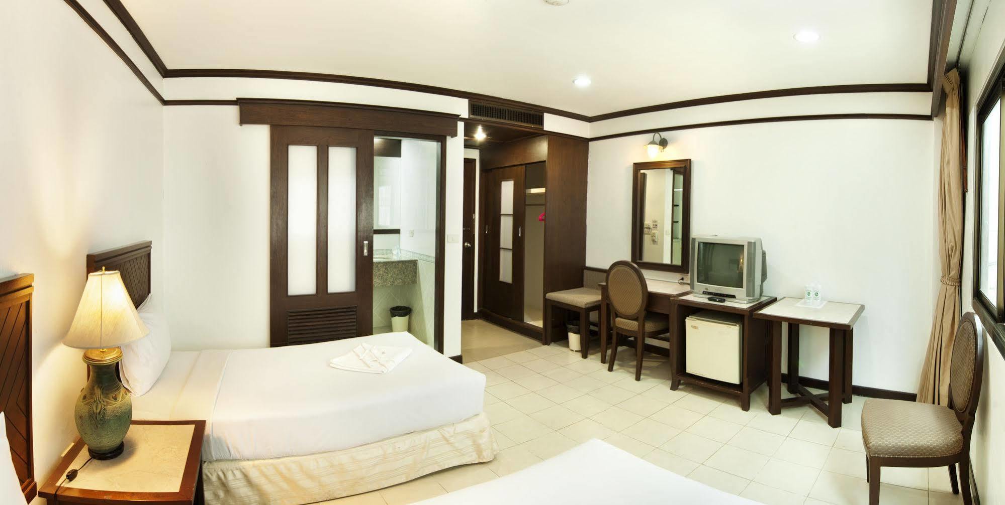 Rattana Mansion Hotel Phuket Kültér fotó
